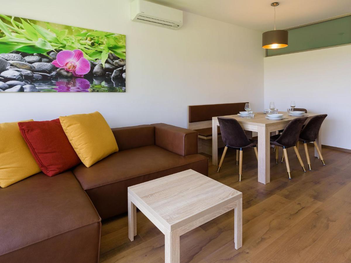 Apartment With Pool, Roof Terrace, Garden Zsira ภายนอก รูปภาพ