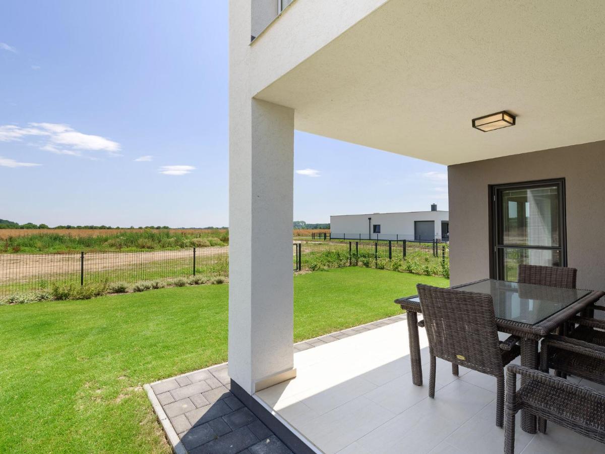Apartment With Pool, Roof Terrace, Garden Zsira ภายนอก รูปภาพ