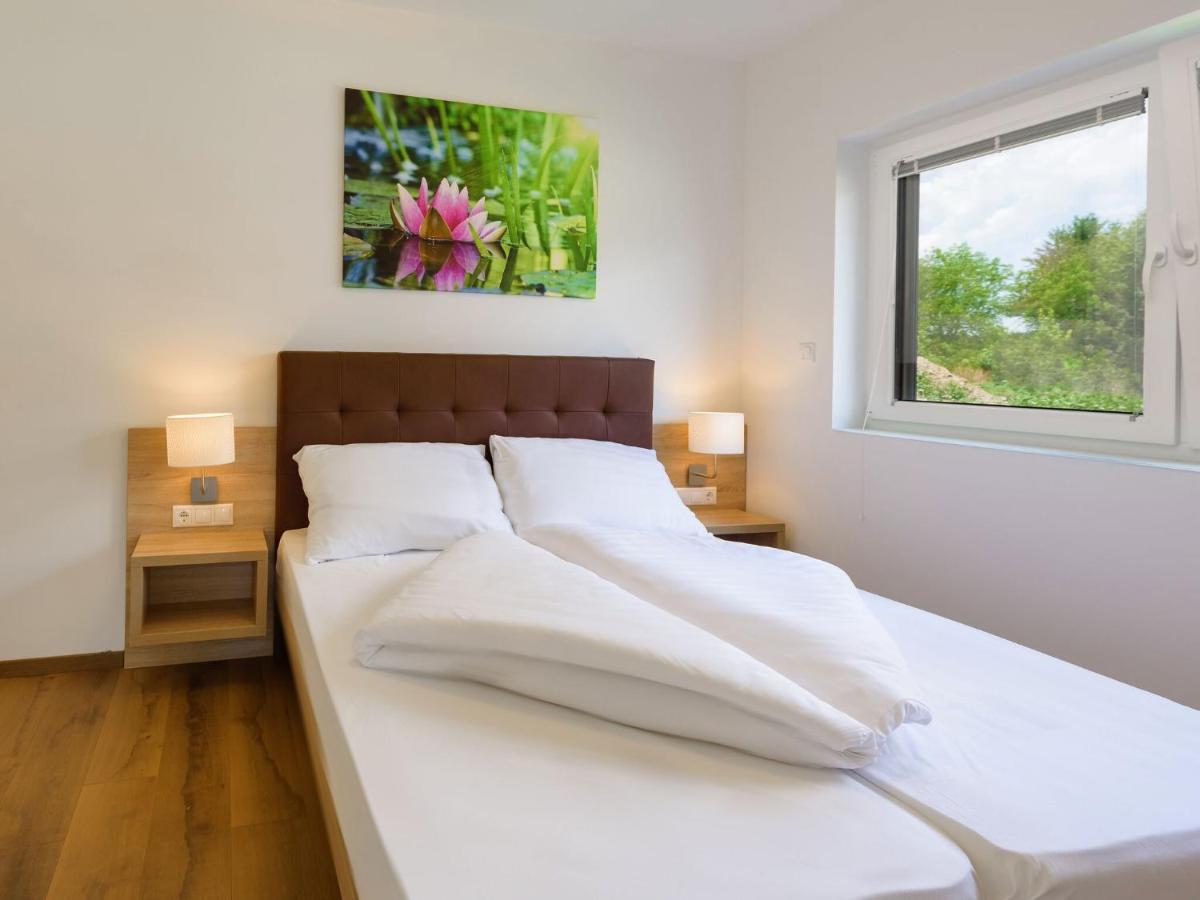 Apartment With Pool, Roof Terrace, Garden Zsira ภายนอก รูปภาพ